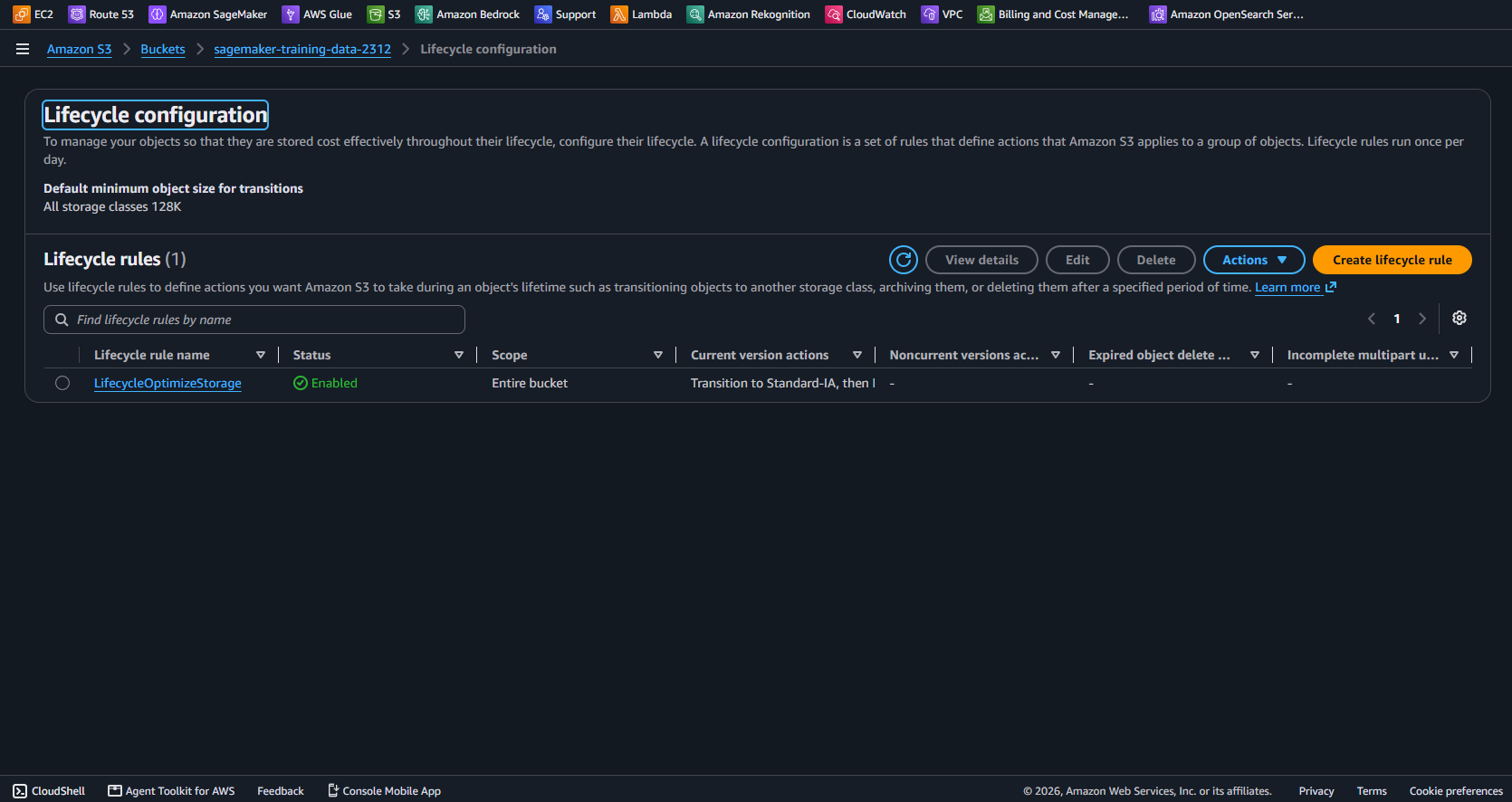LifecycleOptimizeStorage が Enabled 状態で表示された Lifecycle rules 一覧