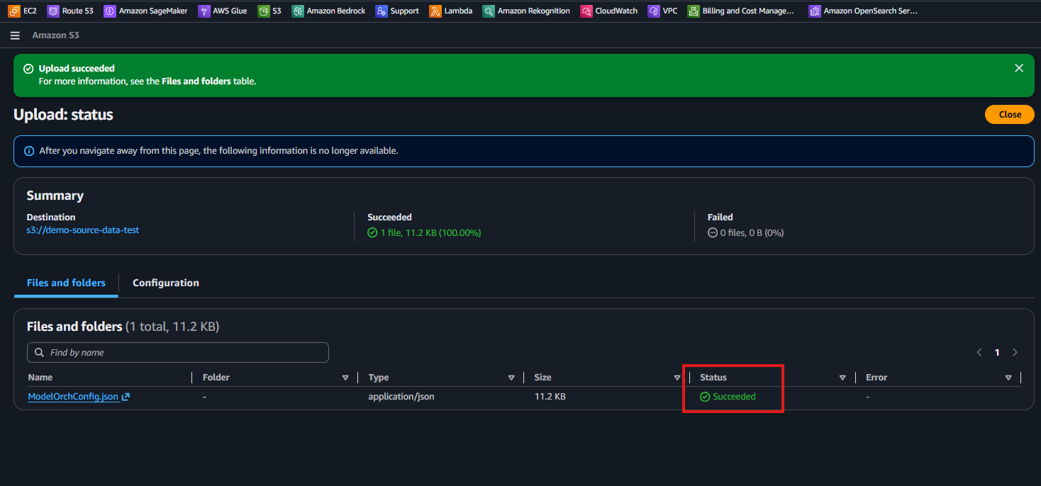 Upload succeeded バナーと 1 ファイル 100% を示す Upload: status 画面