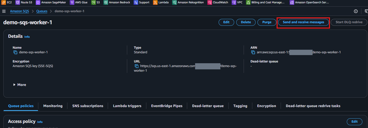 demo-sqs-worker-1 の詳細画面。ARN、Queue URL、Send and receive messages ボタン
