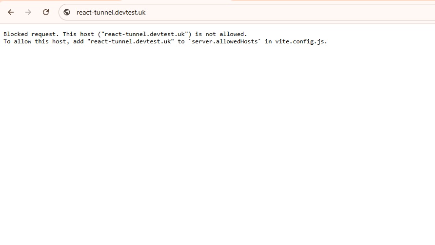 Blocked request. This host (react-tunnel.devtest.uk) is not allowed を表示したブラウザ